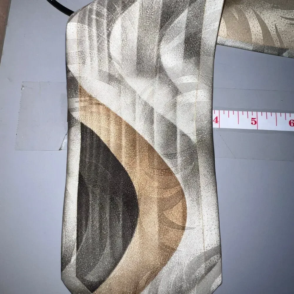 Bruno Rossi men’s 100% silk handmade geometric quilted design Y2K designer tie ￼